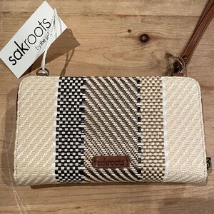 NWT Sakroots Artist Circle Woven Cream & Brown textured Wristlet Crossbody bag